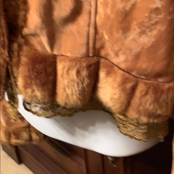 Fur, velvet and lace with stones- perfect! - Picture 5 of 6